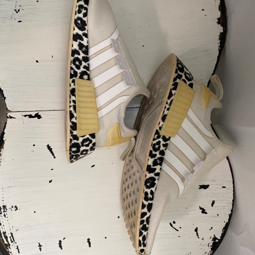 Adidas Originals Women's Nmd_r1 Sneaker Ecru Blac… - image 5